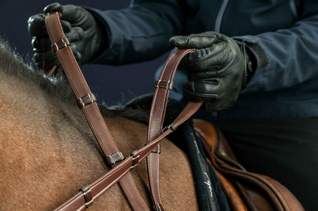 Dy'on 5/8 Hunter Reins With 7 Leather Loops